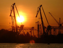 Im Hafen von Astrachan bei Sonnenuntergang